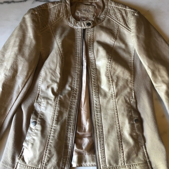 Jackets & Blazers - ♦️ Faux Leather Jacket